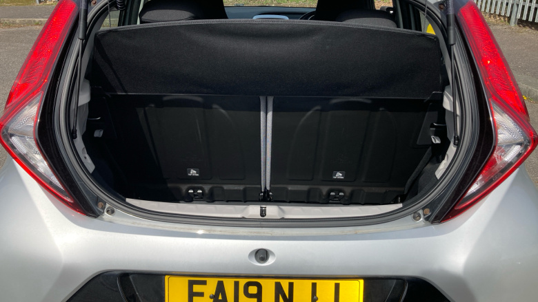 Toyota Aygo 1.0 VVT-i X-Play 5dr x-shift Petrol Hatchback